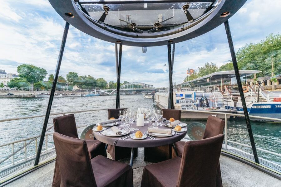 Paris: 3-Course-Dinner Cruise on the Seine with live music - Practical Tips That Save Time and Frustration