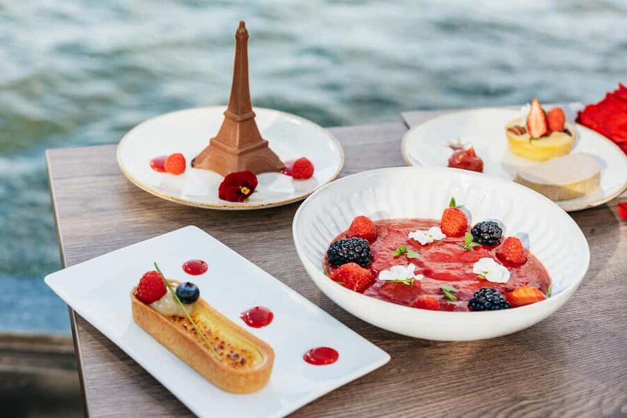 Paris : 3-Course Gourmet Dinner Cruise on Seine River - Key highlights to look for on this Seine dinner cruise