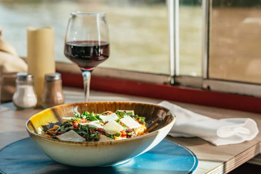 Paris: 3-Course Italian Meal Seine Cruise - Finding the Le Théo dock in the 16th without stress