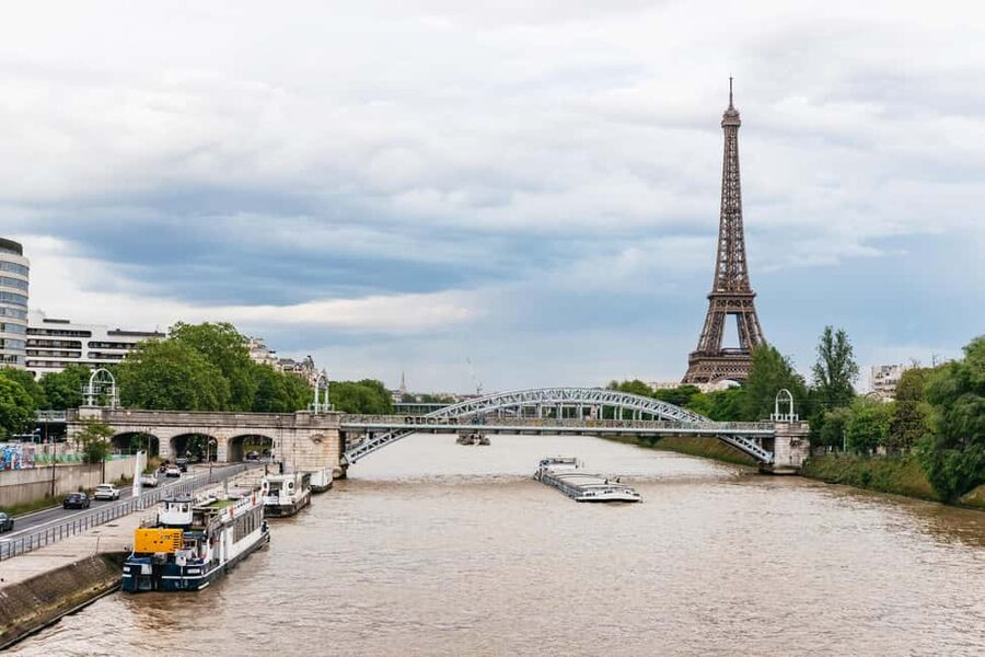 Paris: 3-Course Italian Meal Seine Cruise - Service and the small details that make it feel worth $69
