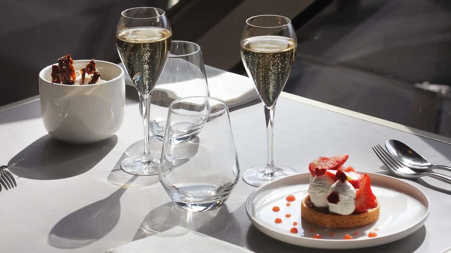 Paris: 3-Course Lunch at Eiffel Tower's Madame Brasserie - Timing, lines, and small rules that shape your visit