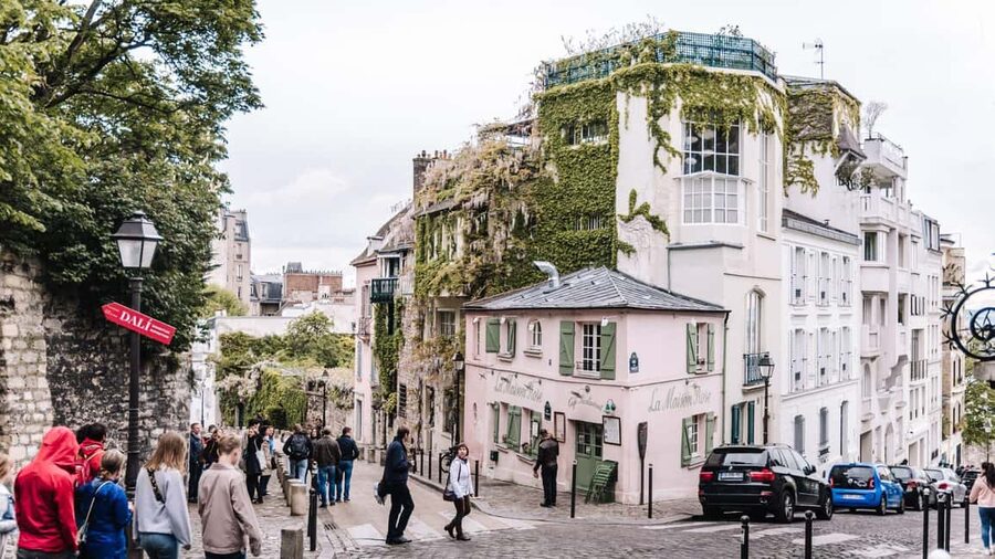 Paris: 3-Hour Private Tour from Champs Élysées to Montmartre - A 3-Hour Route That Changes the Feel of Paris Fast