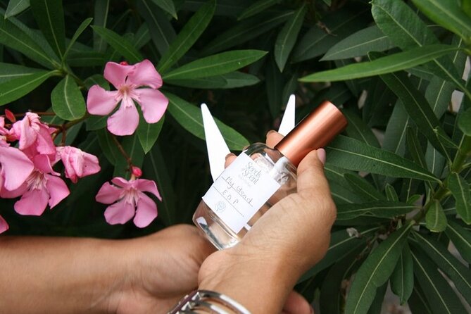 Paris 4 : Fragrance Creation Workshops - Vegan Perfumes - The 2-Hour Flow: From Smell Notes to Your Own Eau de Parfum