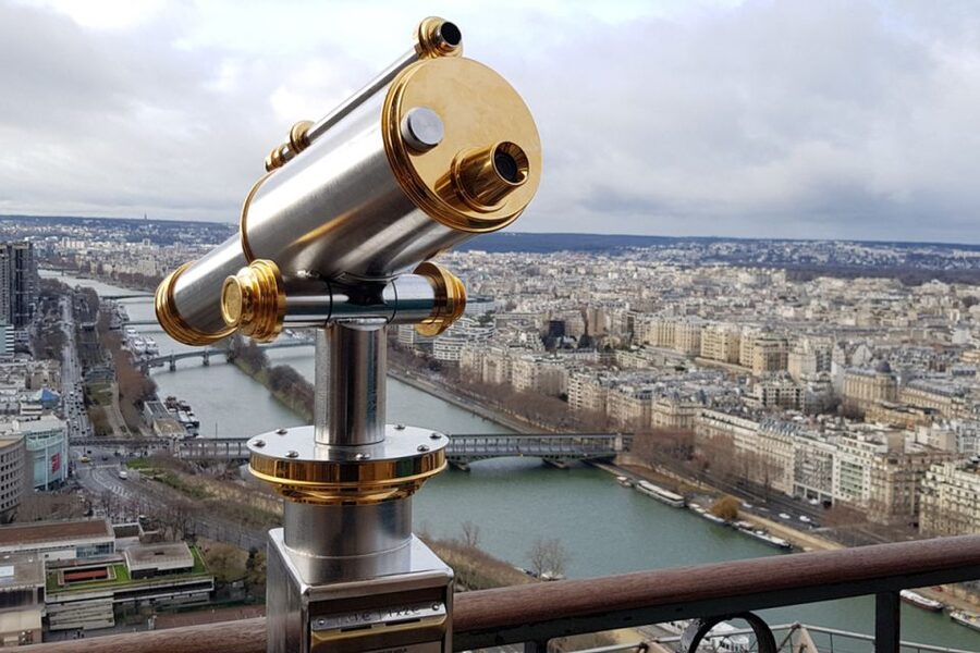 Paris: Access to the Eiffel Tower's 2nd Floor - How security, bags, and elevator lines affect your day
