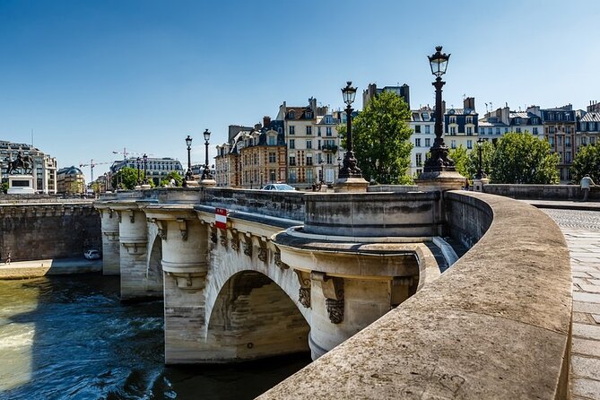Paris Airport Transfer: Paris to Paris Airport CDG by Luxury Van - Potential Downsides: Luggage Accuracy and Child Seat Reality Checks