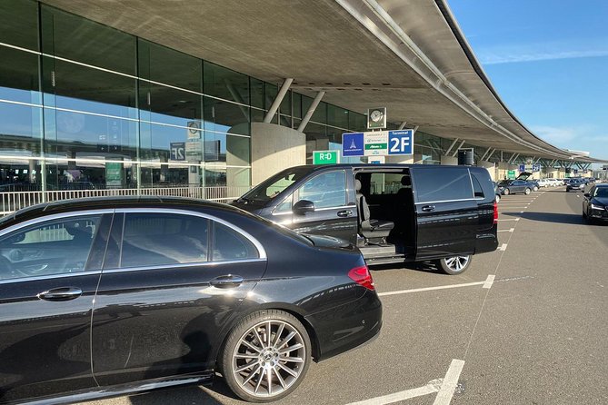 Paris Airport Transfers - Private Car - The Airport-to-Paris Drive: 45 Minutes to 2 Hours