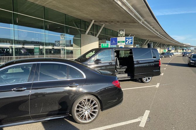 Paris Airport Transfers - Private Van - Meet-and-Greet at CDG or Orly: Easy Finding the Driver