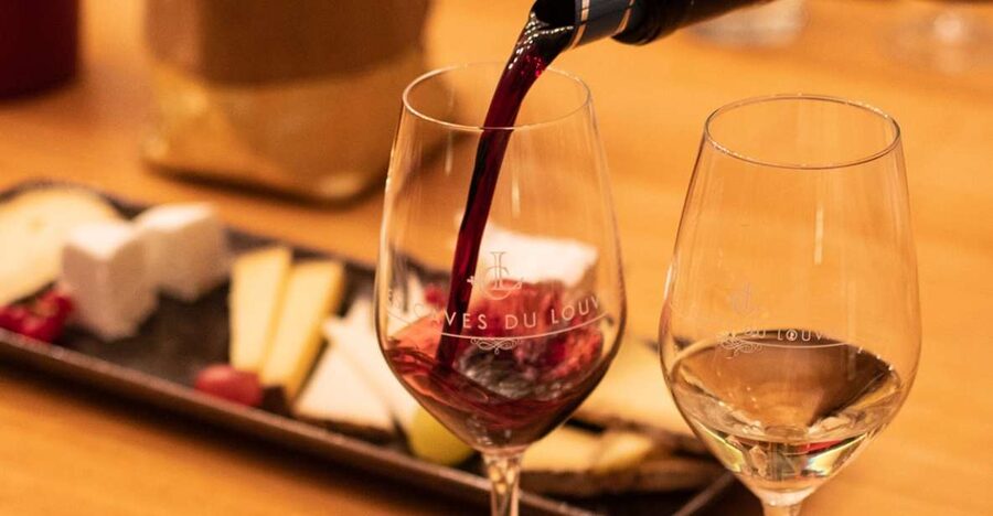 Paris: Apéro Wine and Cheese Tasting Experience - Les Caves du Louvre: Why this apéro setting feels so right