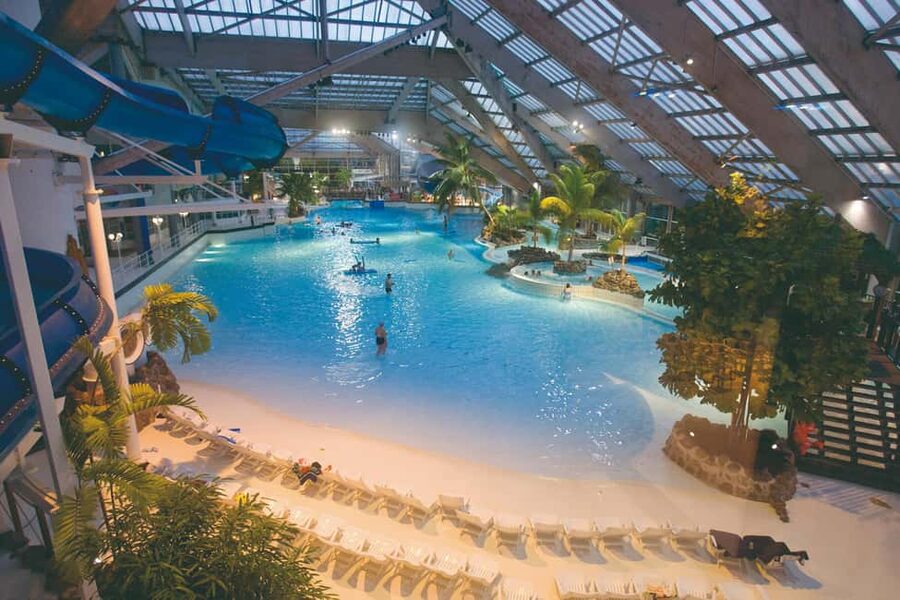 Paris: Aquaboulevard Water Park Entrance Ticket - Aquaboulevard in Paris: the water park that actually feels like a destination