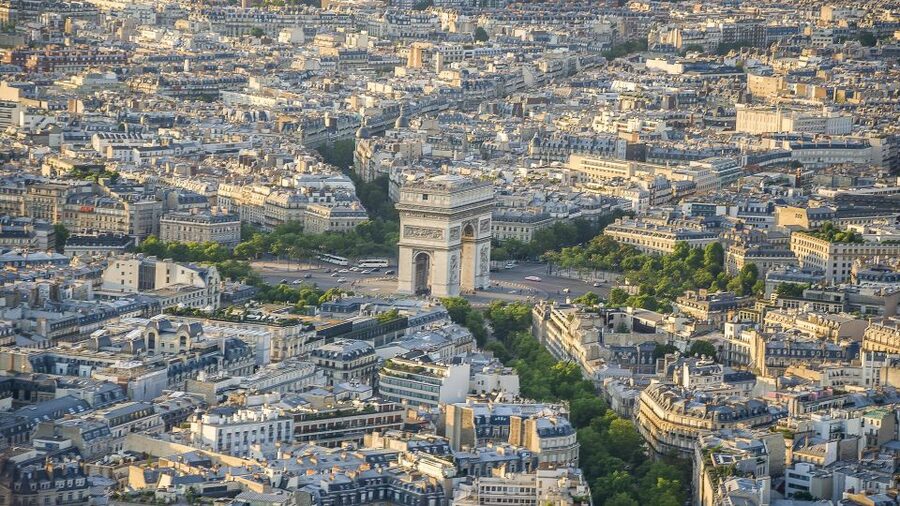 Paris: Arc de Triomphe Entry and Walking Tour - The Champs-Élysées guided walk: movie-star boulevard meets real history
