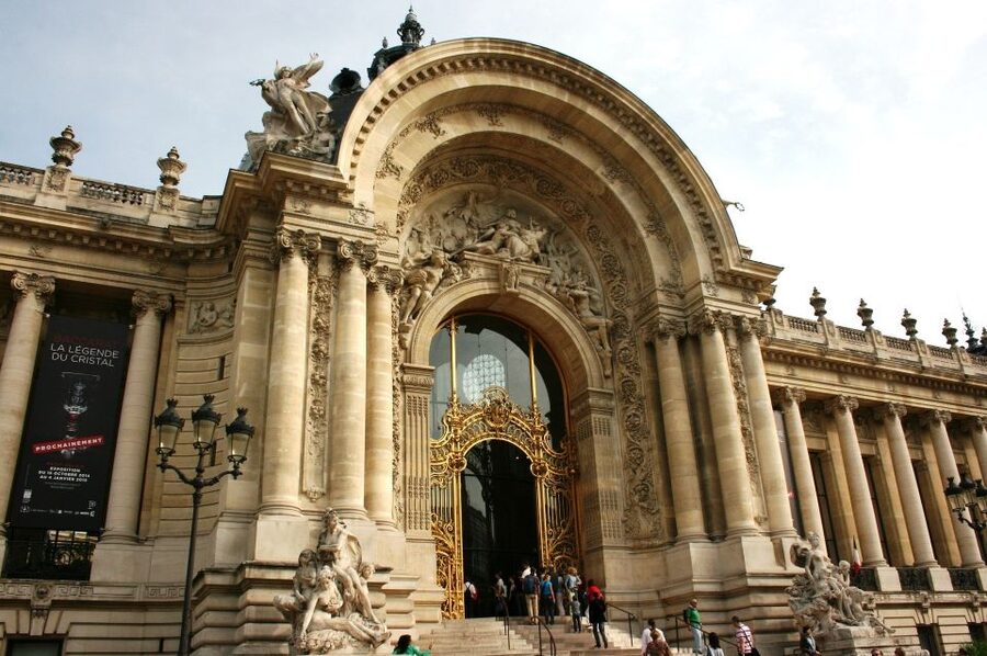 Paris: Arc de Triomphe Entry and Walking Tour - Climbing the Arc: Eiffel Tower views and photo timing tips
