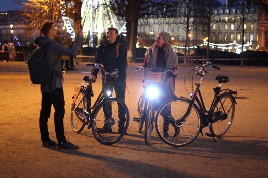 Paris at Christmas: 3-Hour Bike Tour - Place de la Concorde (15 Minutes): Big Open Space, Great Night Views