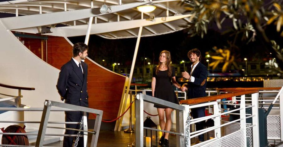 Paris: Bastille Day Dinner Cruise on the Seine River - Key things to know before you go