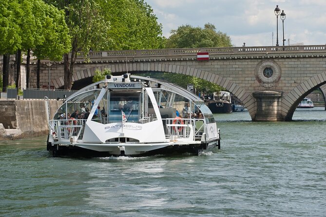 Paris: Batobus Hop-On Hop-Off Cruise & Landmarks Audio Tour - Your 9-Stop Route: How Each Area Fits into Paris