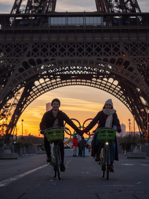 Paris before the crowds, bike tour & Breakfast - Coffee, Croissants, and Mulled Wine: Why the Breakfast Stop Matters