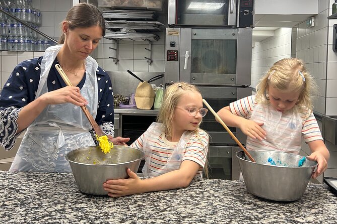 Paris Behind the Scenes Macaron Baking Class - Timing and logistics that affect your experience