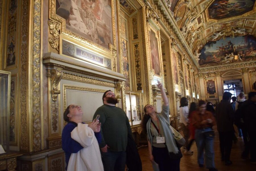 Paris: Best of the Louvre Guided Tour with Pre-booked Ticket - A 2-hour guided sprint through Louvre masterpieces you’ll remember