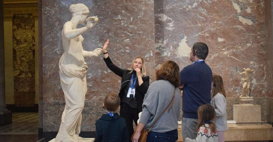 Paris: Best of the Louvre Guided Tour with Pre-booked Ticket - Small group size (max 6) and hearing your guide without shouting