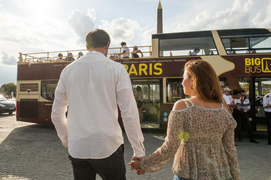 Paris: Big Bus Hop-on Hop-off Tour and Pantheon entrance - Where to get on: the meeting point and the Notre-Dame Stop 3 advantage