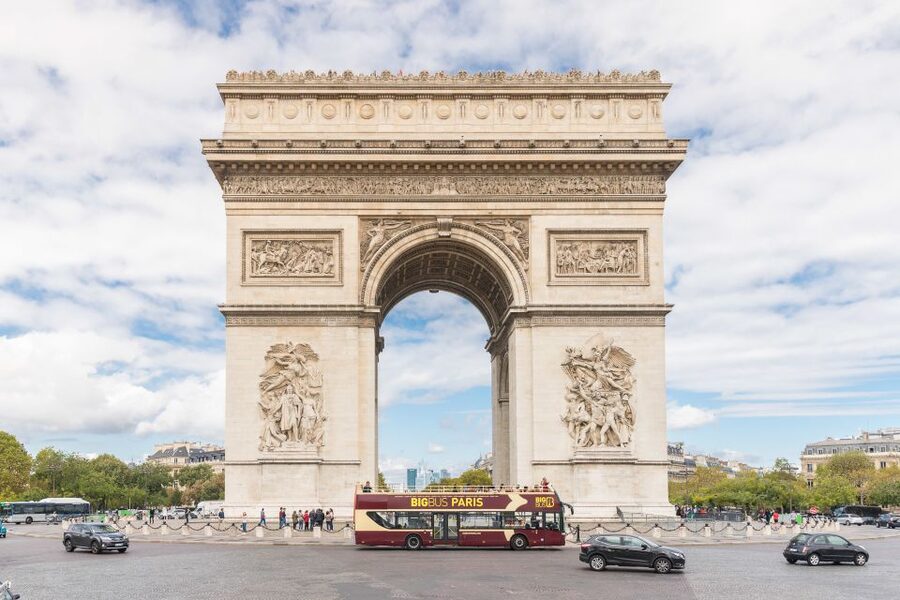 Paris: Big Bus Hop-on Hop-off Tour & Panoramic Night Tour - The panoramic night tour: what changes after dark