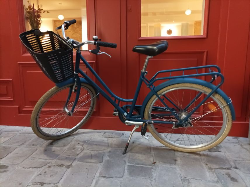 Paris: Bike rental in Le Marais (City Center) - Bikes and Included Gear: What You Actually Get