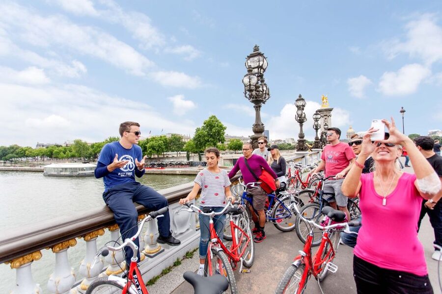 Paris Bike Tour: Eiffel Tower, Place de la Concorde & More - Meeting at Fat Tire Tours on Rue Edgar Faure: Finding the Bikes Fast