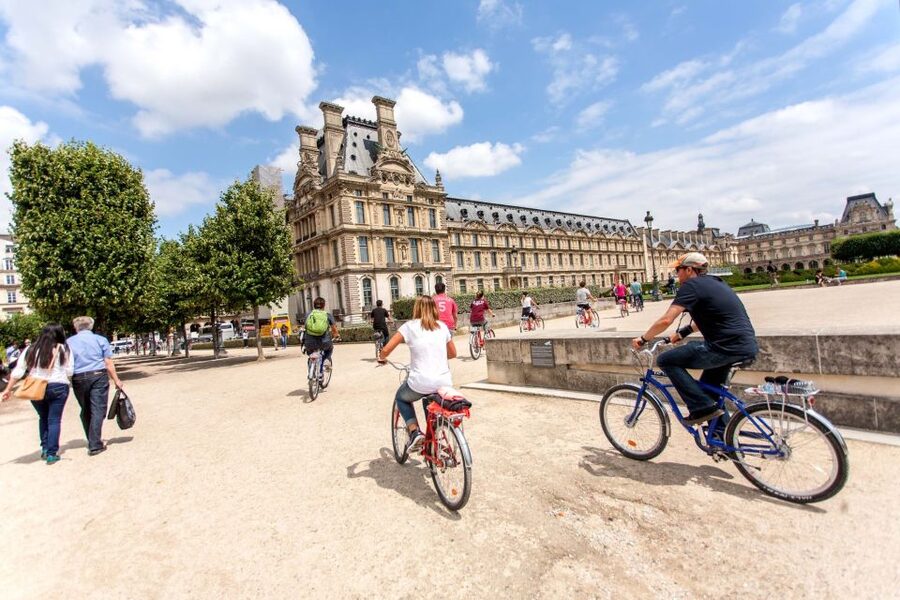 Paris Bike Tour: Eiffel Tower, Place de la Concorde & More - Place de la Concorde: Paris at Civic Scale