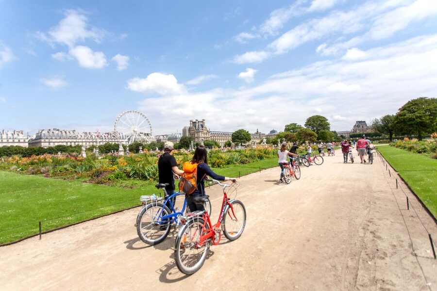 Paris Bike Tour: Eiffel Tower, Place de la Concorde & More - Price and Value at About $44 for 3.5 Hours