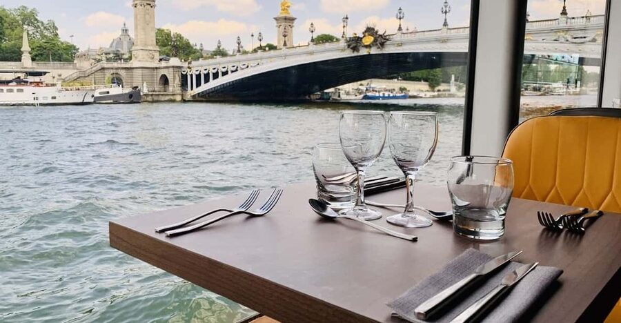 Paris : Bistronomic early dinner cruise - The cruise route: what you’ll see, in the order it hits