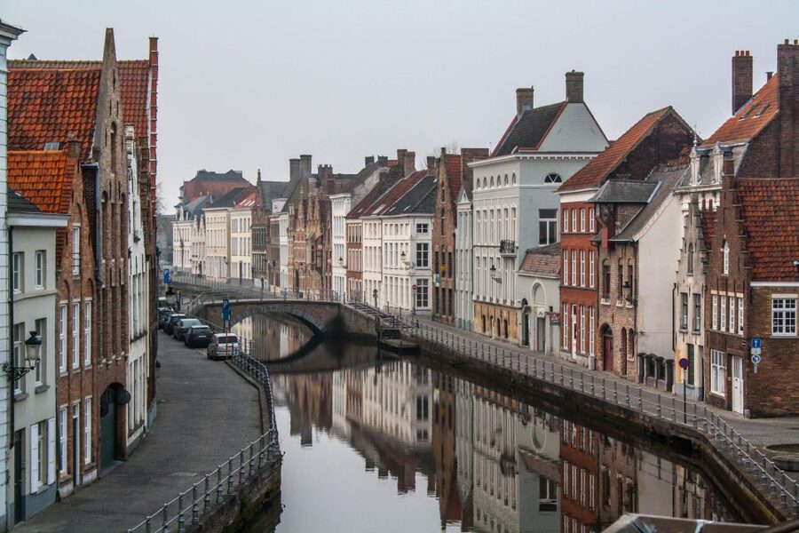 Paris: Brussels and Bruges Tour & Optional Chocolate Tasting - The coach ride: what the 4-hour stretches are really like