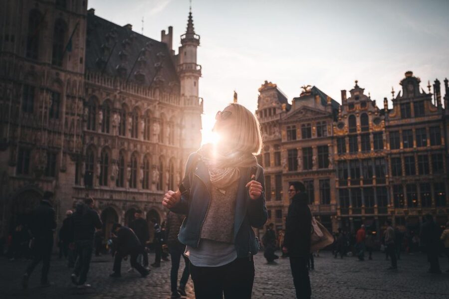 Paris: Brussels and Bruges Tour & Optional Chocolate Tasting - Grand-Place and Manneken Pis: the two fastest ways to feel Brussels