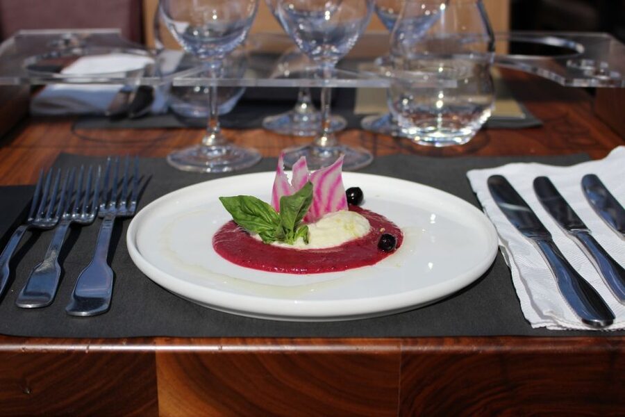 Paris: Bustronome Gourmet Lunch Tour - Service quality on the bus: bistro-style friendliness with an eye on timing