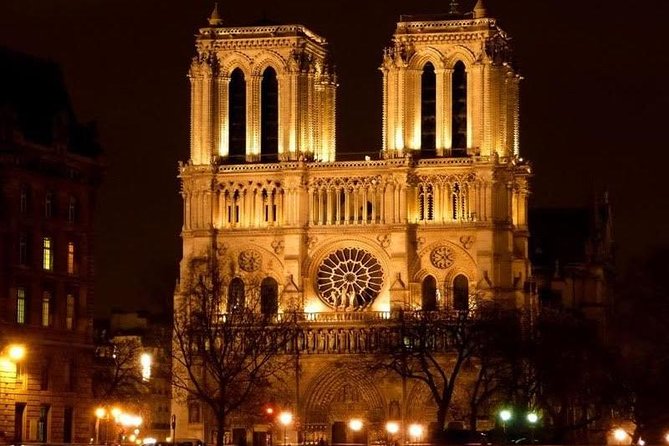 Paris By Night: 3-Hour Guided Bike Tour - Getting Started at Meyerbeer Opéra: meeting inside the garage