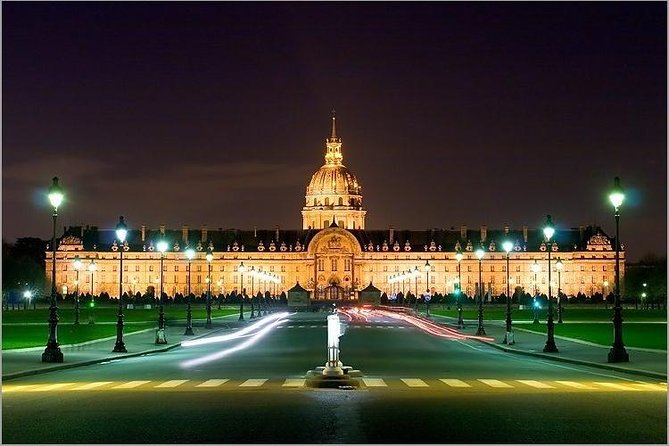 Paris By Night - Vision Tour - Private Trip - Eiffel Tower moments plus the major icons on a single circuit