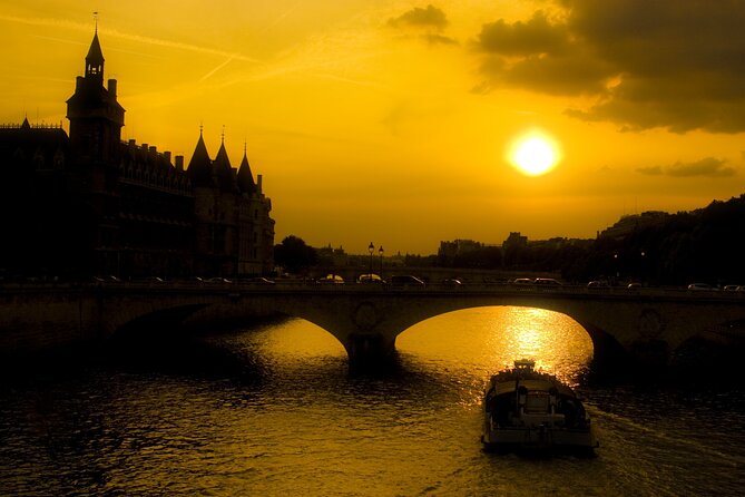 Paris by Night Walking Tour: Ghosts, Mysteries and Legends - St-Germain-l’Auxerrois and the St. Bartholomew’s Day Massacre
