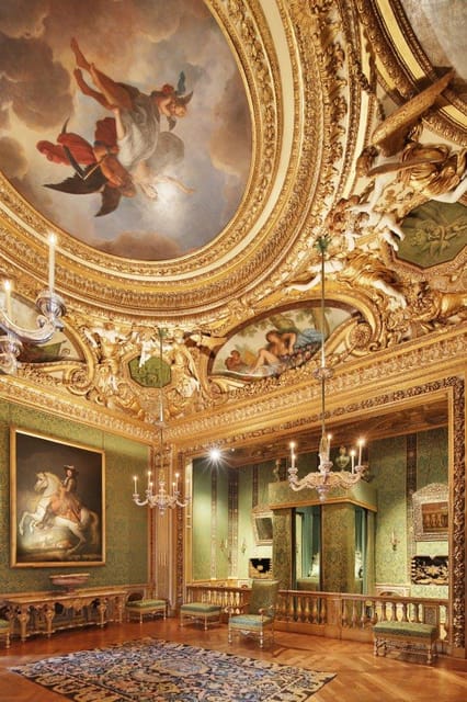 Paris: Candlelit Dinner at Vaux-le-Vicomte by Limousine - Who Should Book This Vaux-le-Vicomte Candlelit Evening?