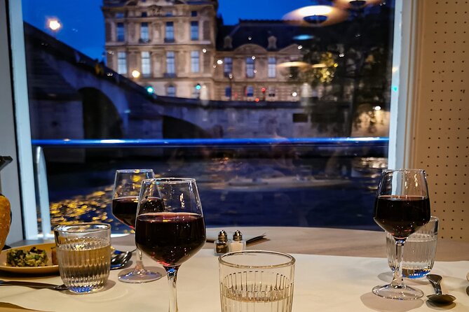 Paris Capitaine Fracasse 3 Course Seine River Dinner Cruise - The Seine Sights: Île aux Cygnes Into the Eiffel Tower Close-Up