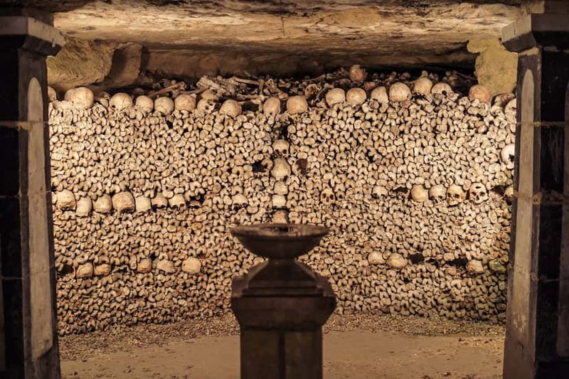 Paris: Catacombs Special Access Tour - Price and group size: picking the right time slot