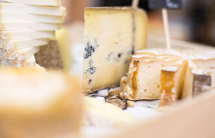 Paris: Cheese and Wine Class in a 17th Century Cellar - The Main Event: 7 Cheeses, 3 Wines, and Baguette