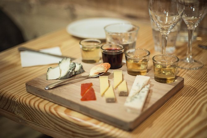 Paris Cheesemaking Workshop including Wine and Cheese Tasting with an Expert - Cheesemaking Starts at Musée Vivant du Fromage