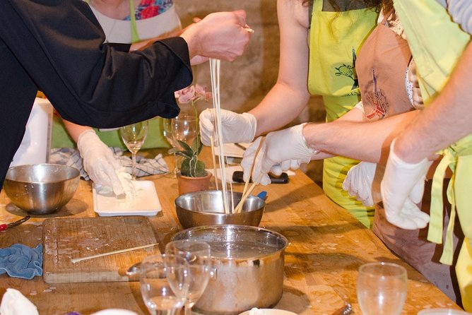 Paris Cheesemaking Workshop including Wine and Cheese Tasting with an Expert - What You’ll Learn While You Make Cheese