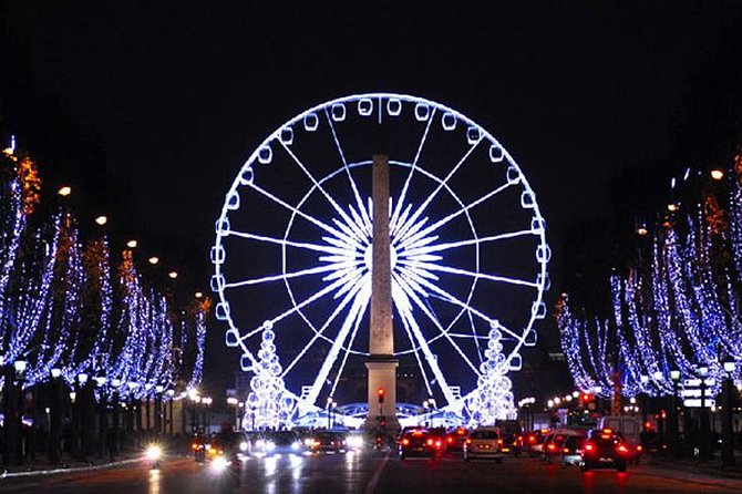 Paris Christmas Illuminations and Local Festivities Private Tour - Galeries Lafayette: Christmas windows, the dome, and rooftop views