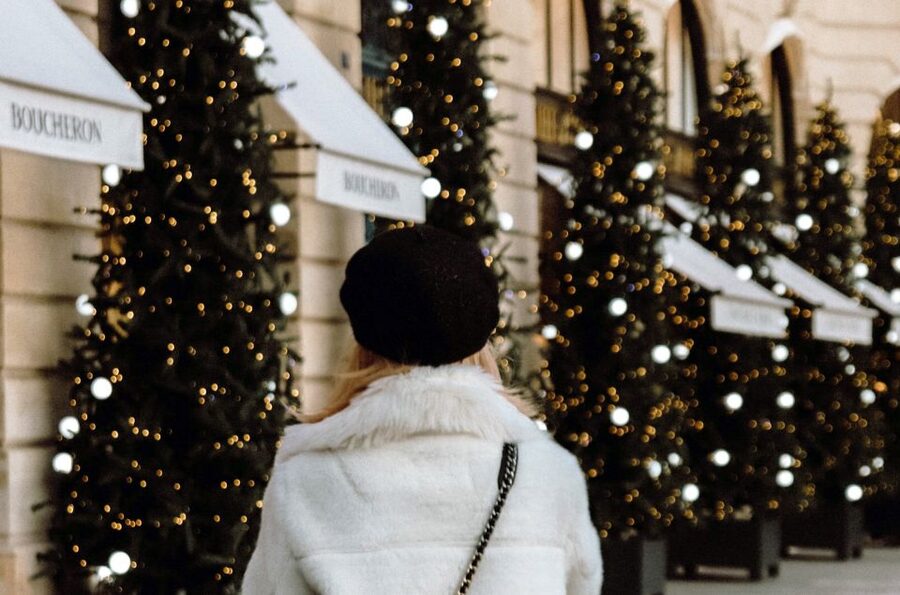 Paris Christmas Lights Walking Tour with Local Guide - Ending at Place de la Concorde: A Clean Finish With Options