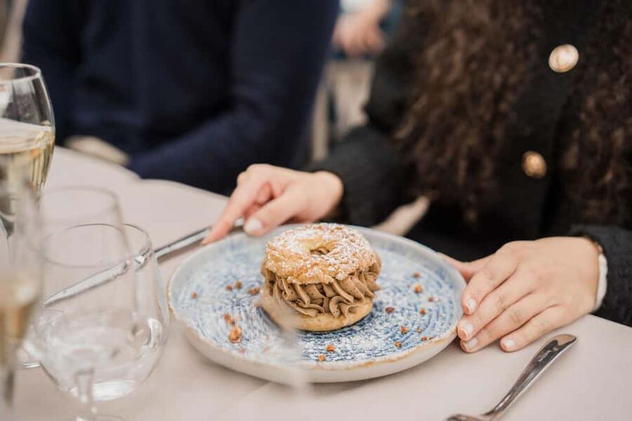 Paris : Christmas Special Lunch Cruise on the Seine River - How to get the most out of your onboard time