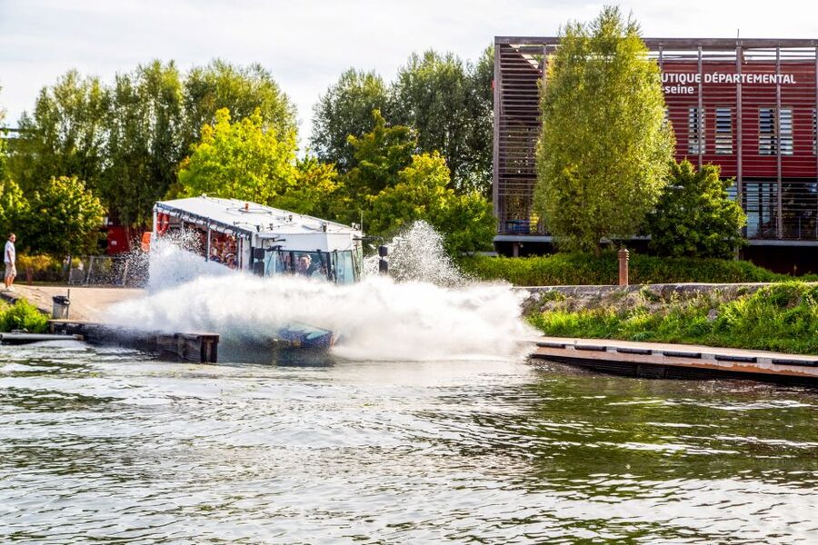 Paris: City and River Seine Tour on an Amphibious Bus - The Guide Experience: Bilingual, Funny, and Built for Participation