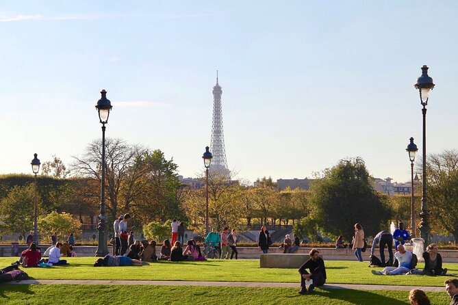 Paris City Center Free Walking Tour (Tip-Based) - Bridges and war marks: Saint-Michel to Pont Saint-Michel