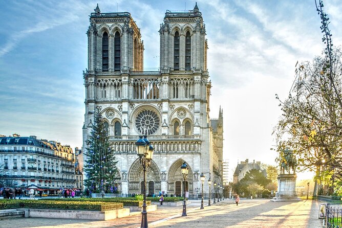 Paris City Center Free Walking Tour (Tip-Based) - Stop-by-stop: Île de la Cité to the Notre-Dame area