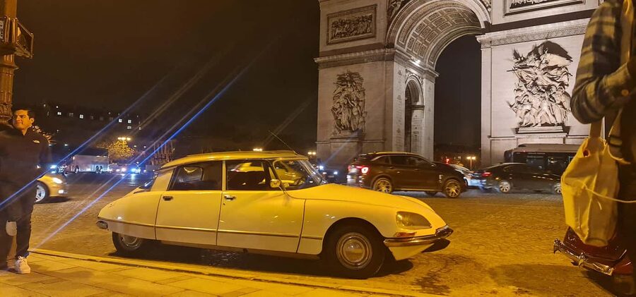Paris: City Discovery Tour by Vintage Citroën DS Car - Louvre, Opéra, Vendôme, Concorde: the classic loop in manageable time