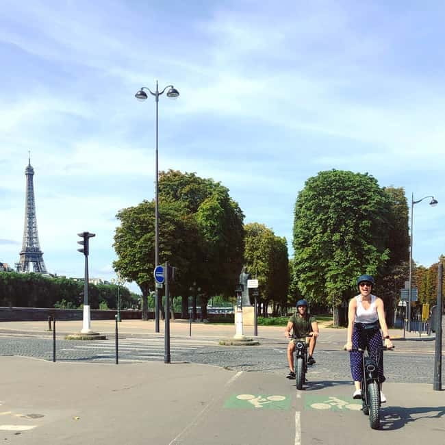 Paris: City Highlights Private Electric Bike Tour - The ride through the Marais and Île Saint-Louis streets you actually want