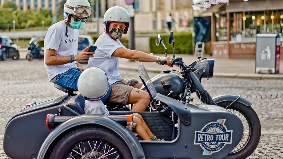 Paris: City Highlights Tour by Vintage Sidecar - Guides Make the Difference: Stories, Humor, and Local Pointers